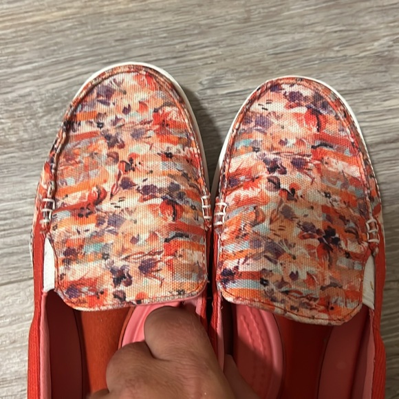 Crocs Loafers - Picture 12 of 12